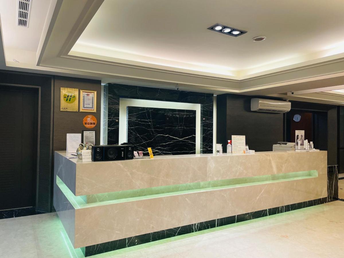 Felicity Business Hotel Taichung Exterior photo
