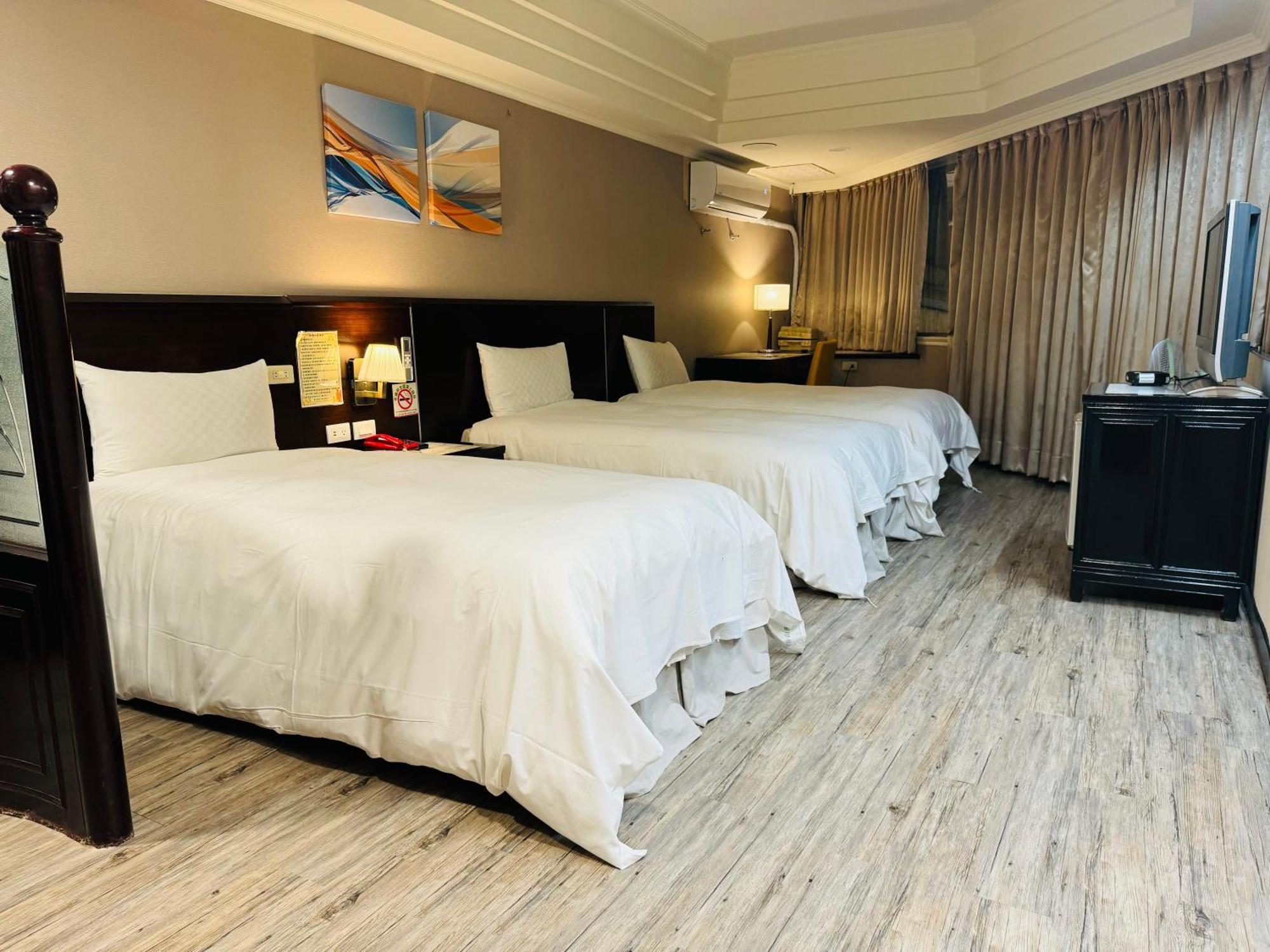 Felicity Business Hotel Taichung Exterior photo